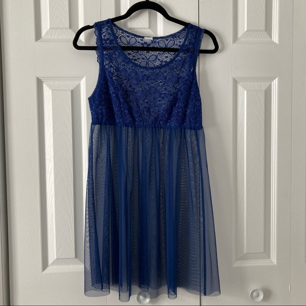 Elegant Blue Lace Sleep Dress